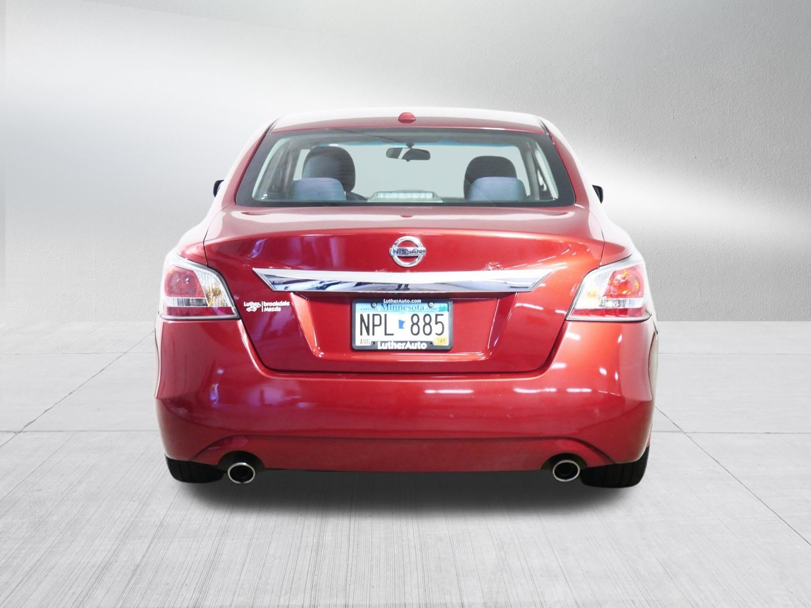 Used 2015 Nissan Altima 2.5 SV FWD image 6