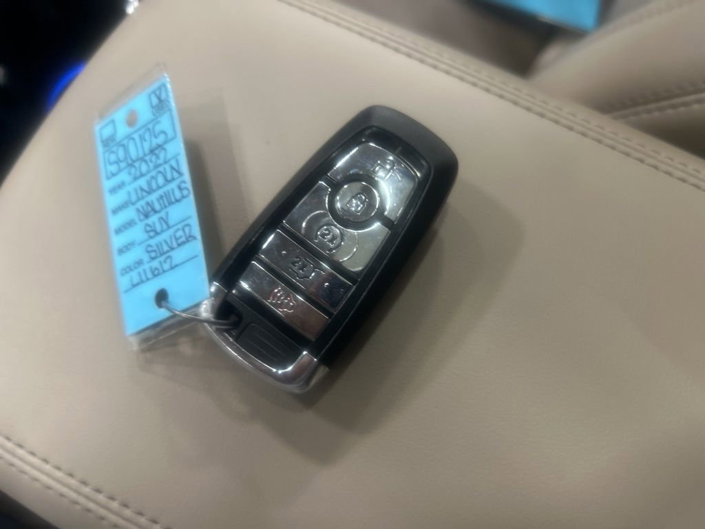 Certified 2022 Lincoln Nautilus Reserve image 26