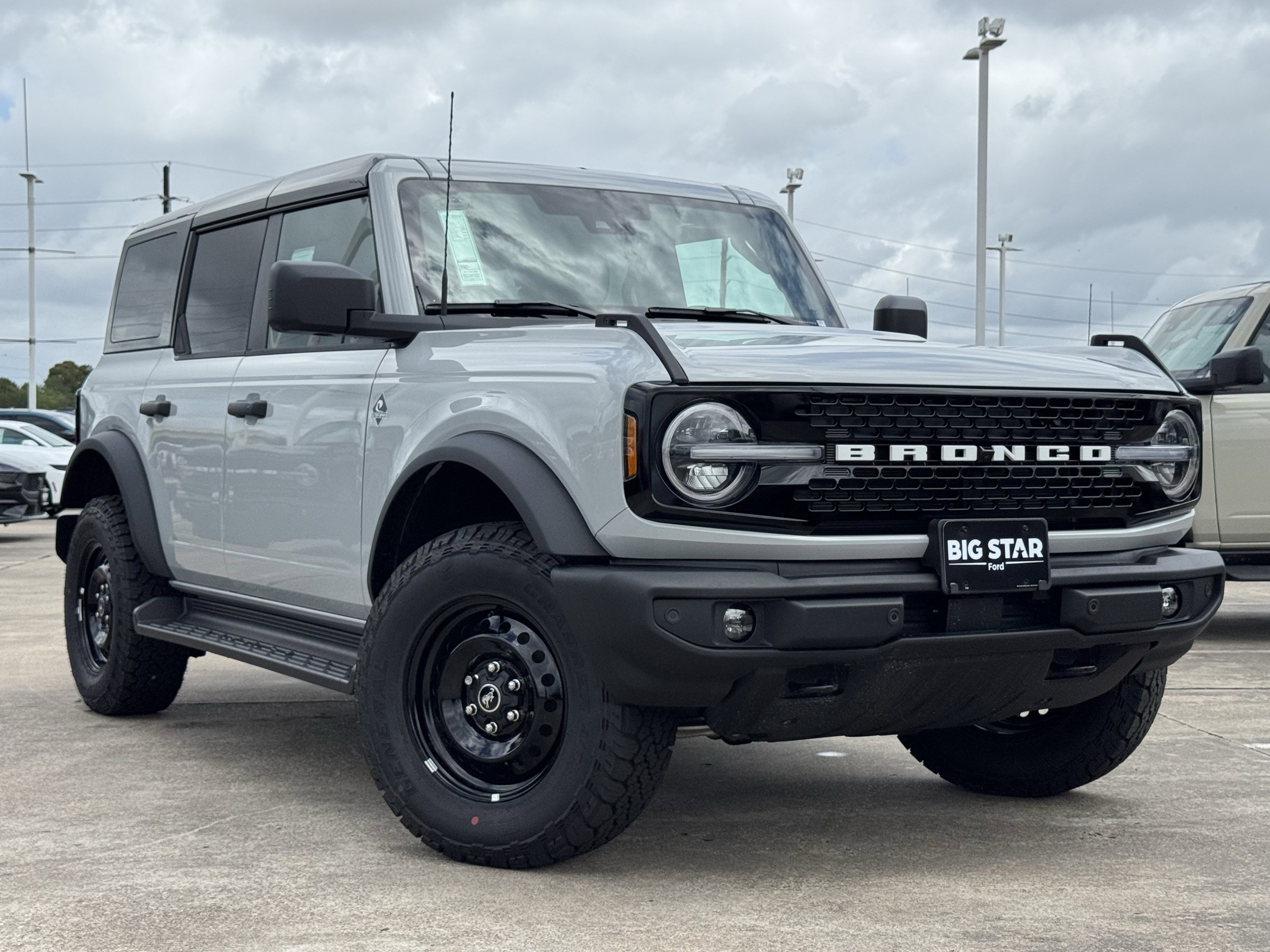 New 2026 Ford Bronco Outer Banks AWD/4WD image 2