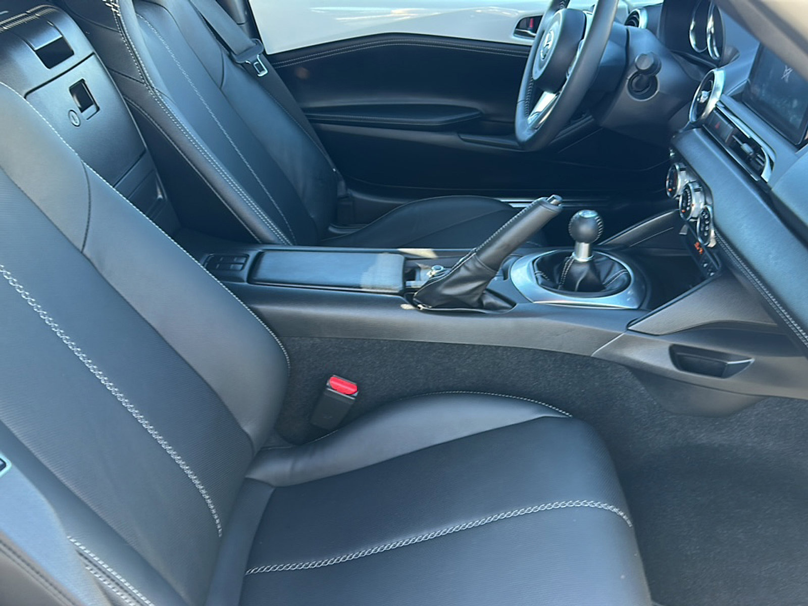 Used 2022 MAZDA MX-5 Miata Grand Touring w/ Weather Package image 18