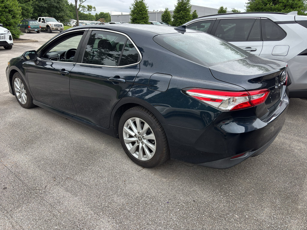 Used 2020 Toyota Camry LE FWD image 3
