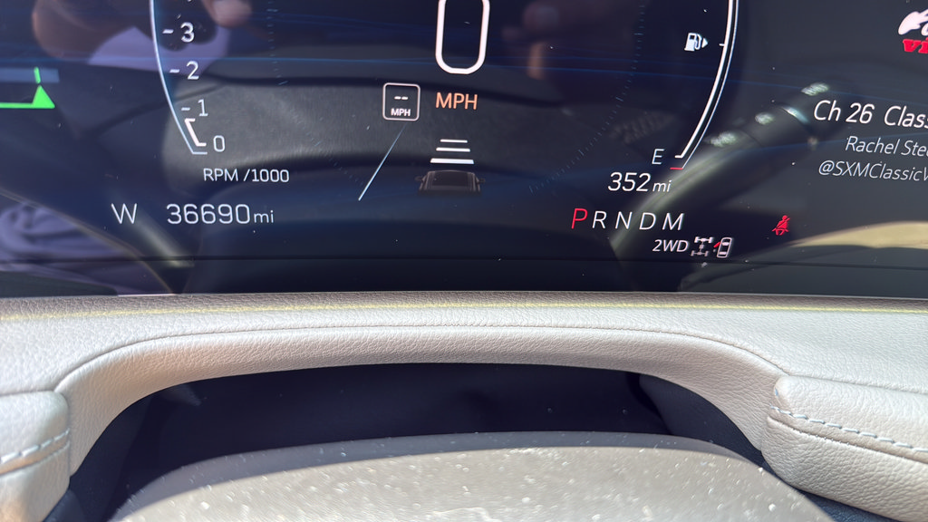Used 2024 Cadillac XT4 Premium Luxury w/ Active Safety Package AWD/4WD image 31