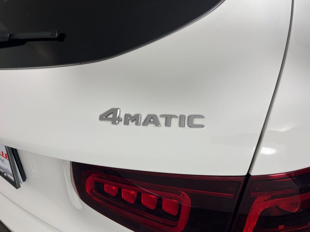 Used 2022 Mercedes-Benz GLC 300 4MATIC w/ Multimedia Package Lite image 4