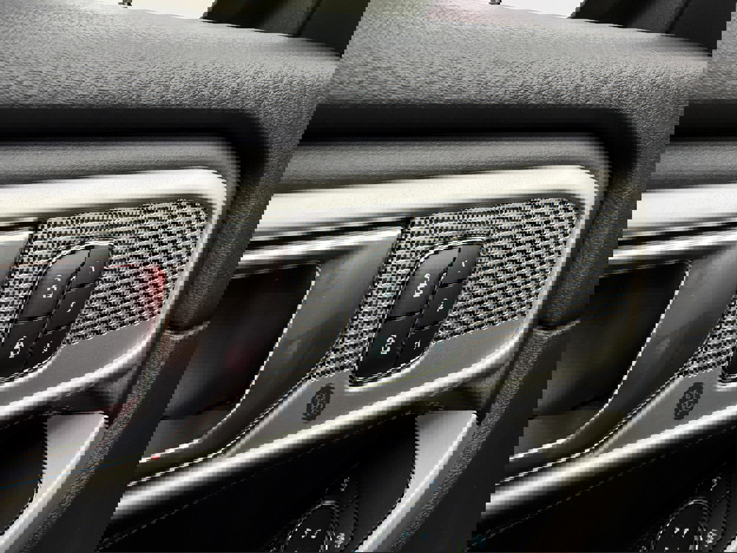 Used 2021 Ford Explorer Limited w/ Class III Trailer Tow Package image 10