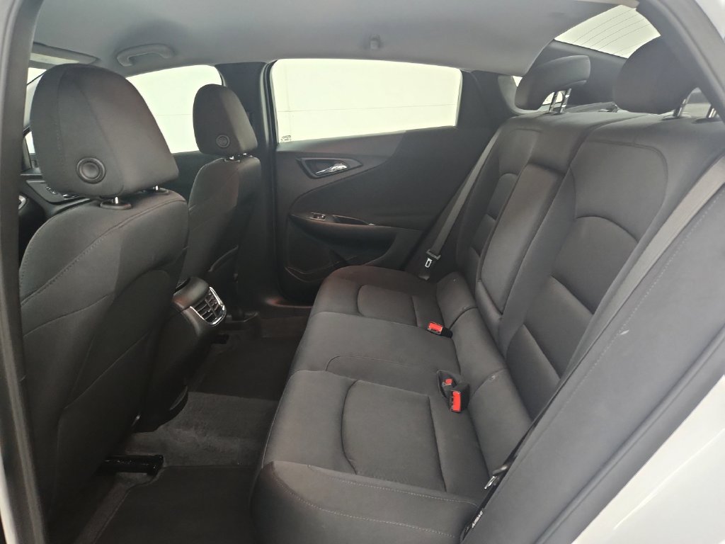 Used 2025 Chevrolet Malibu LT FWD image 32