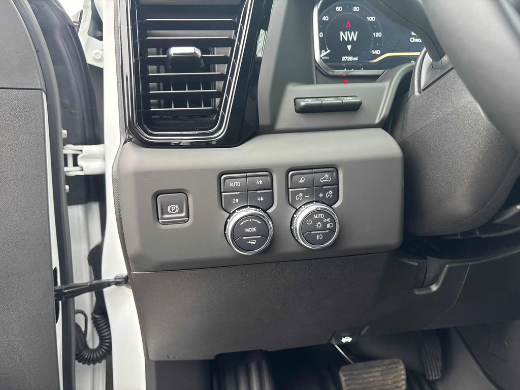 Used 2025 GMC Sierra 2500 AT4 w/ AT4 Premium Plus Package image 16