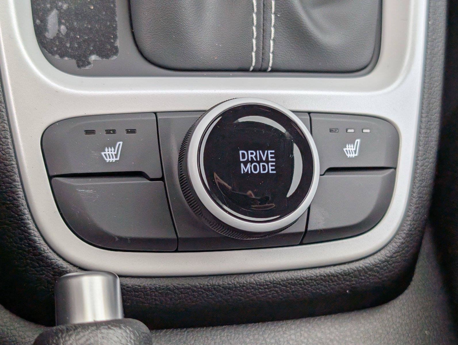 New 2026 Hyundai Venue SEL FWD image 19