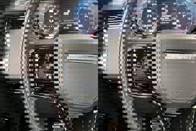 Used 2024 Land Rover Range Rover Sport Dynamic SE image 23