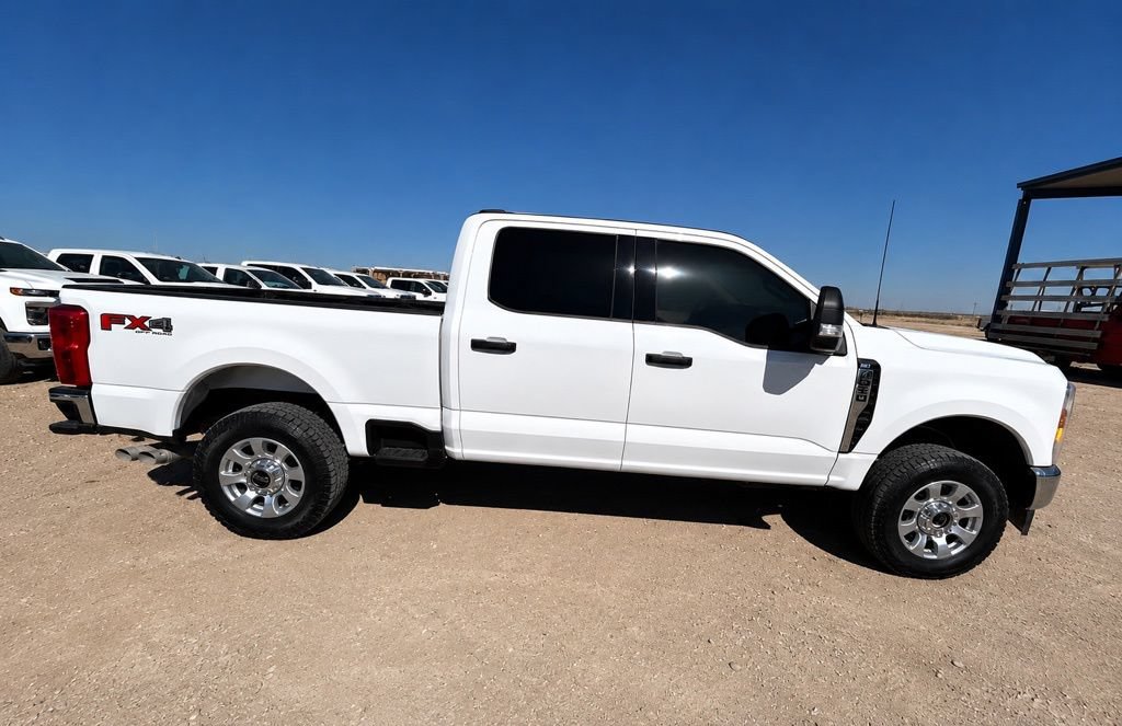 Used 2024 Ford F250 XLT w/ FX4 Off-Road Package AWD/4WD image 2