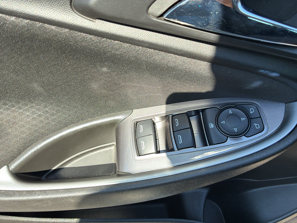 Used 2023 Chevrolet Malibu LT FWD image 23