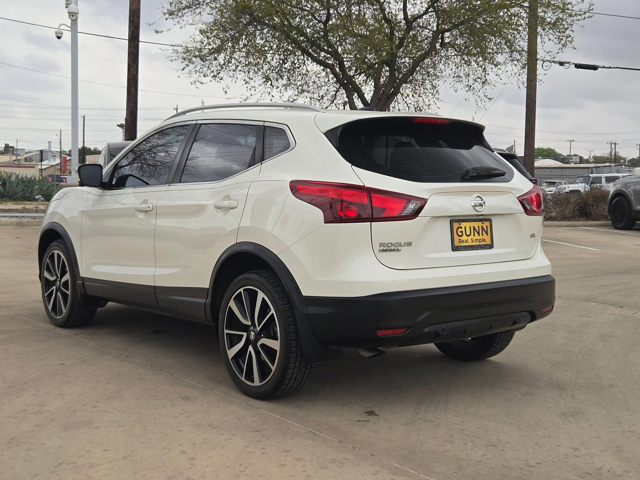 Used 2019 Nissan Rogue Sport SL image 5