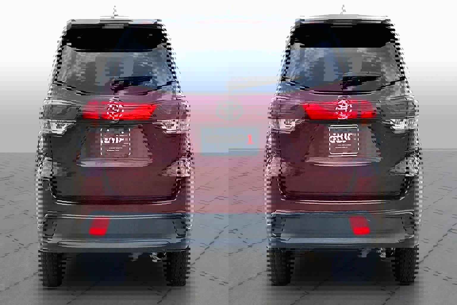 Used 2017 Toyota Highlander XLE image 5