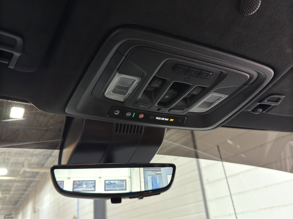 Used 2025 GMC Sierra 3500 Denali Ultimate image 43