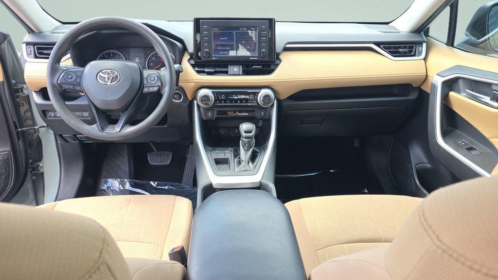 Used 2021 Toyota RAV4 XLE w/ Convenience Package FWD image 11