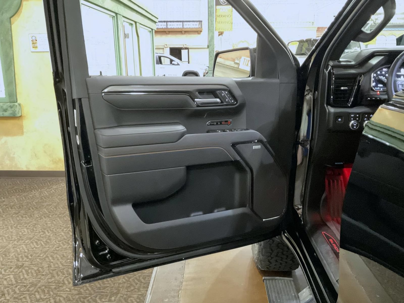 Used 2026 GMC Sierra 1500 AT4 w/ AT4 Premium Package AWD/4WD image 9