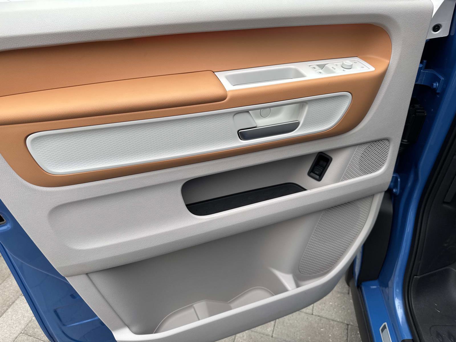 New 2025 Volkswagen ID. Buzz Pro S Plus image 12