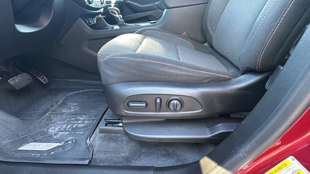 Used 2021 Chevrolet Traverse LT FWD image 9