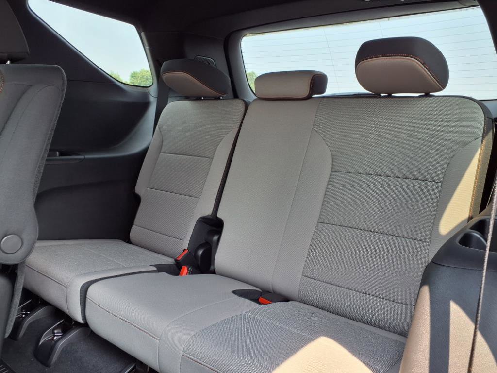 New 2026 Chevrolet Traverse LT w/ LPO, Floor Liner Package image 22