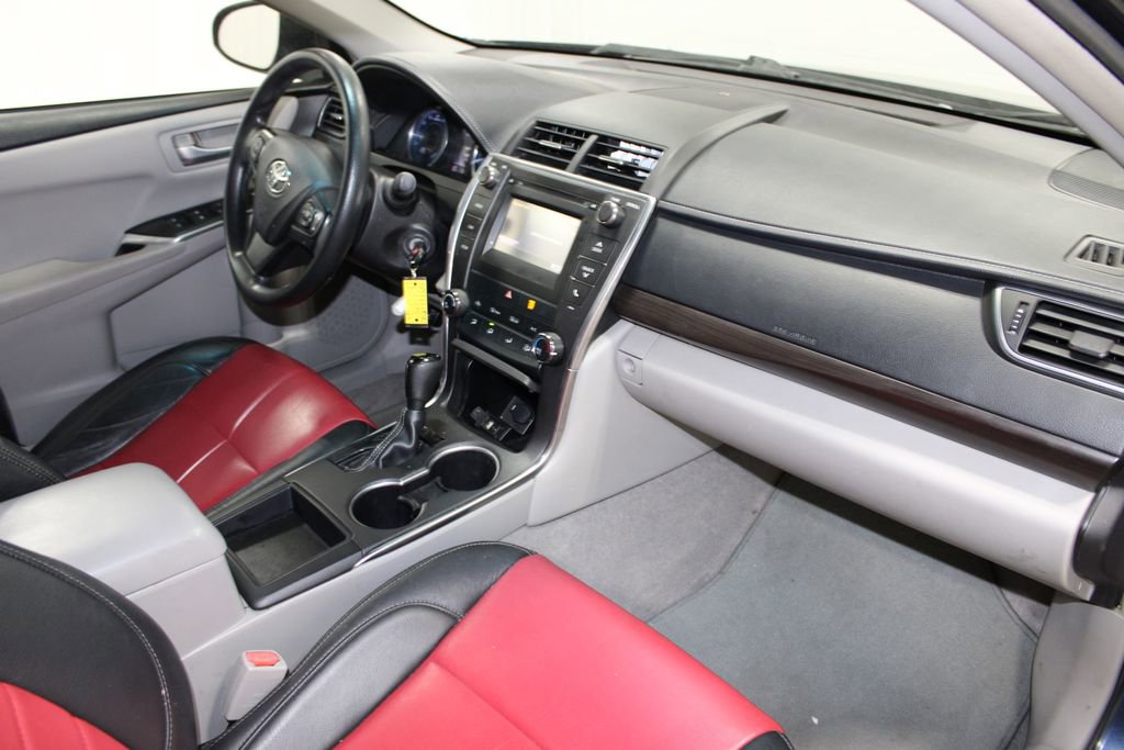Used 2017 Toyota Camry LE image 21