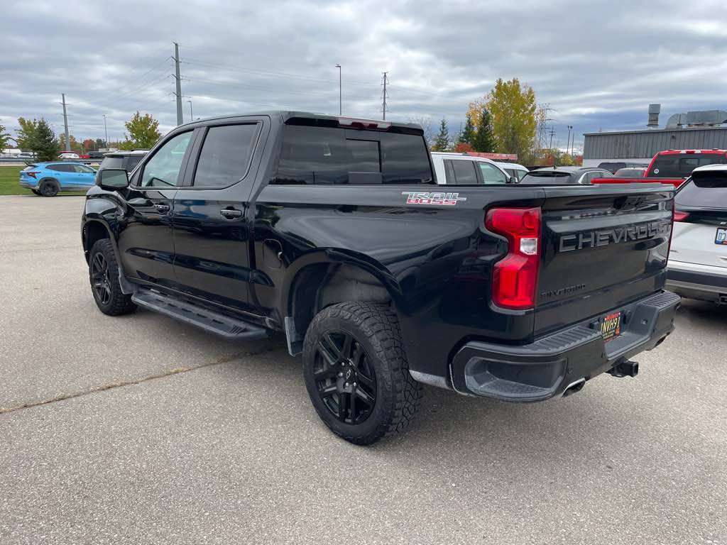 Used 2024 Chevrolet Silverado 1500 LT Trail Boss w/ Convenience Package II AWD/4WD image 6