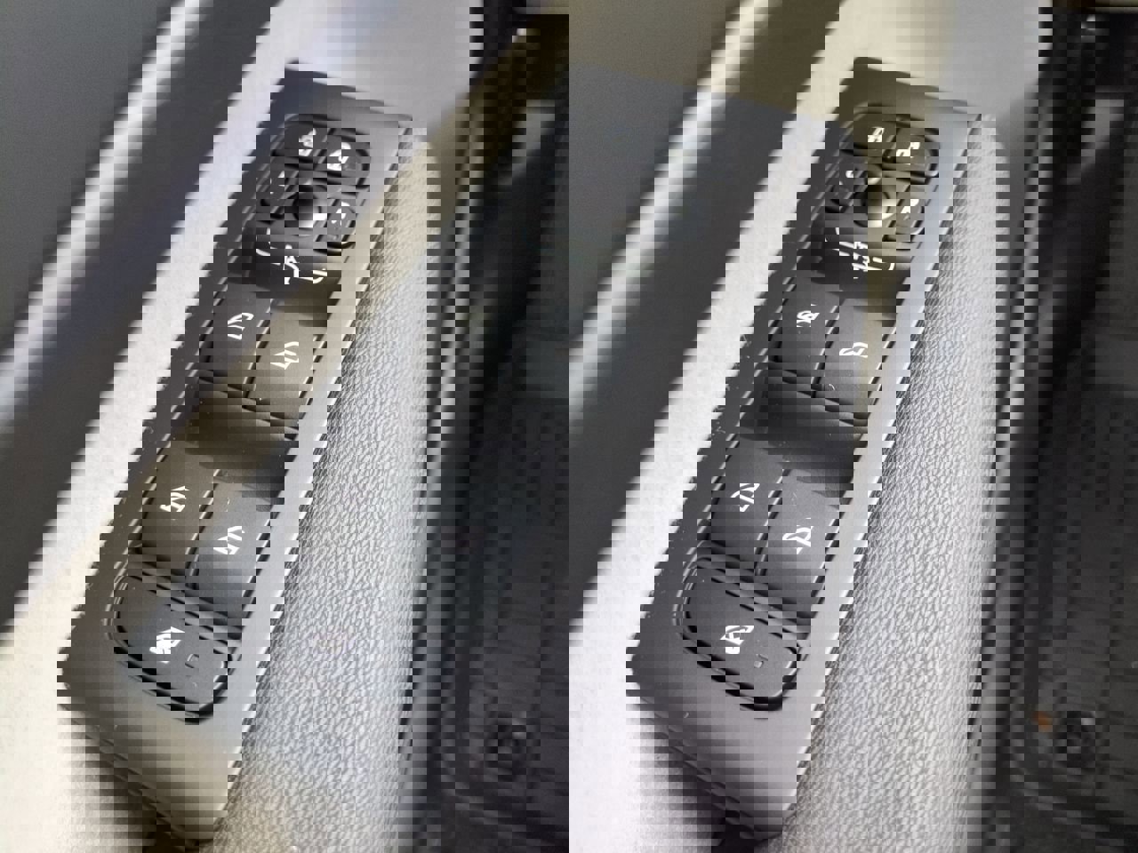 New 2025 Volvo XC40 B5 Plus w/ Protection Package Premier image 25