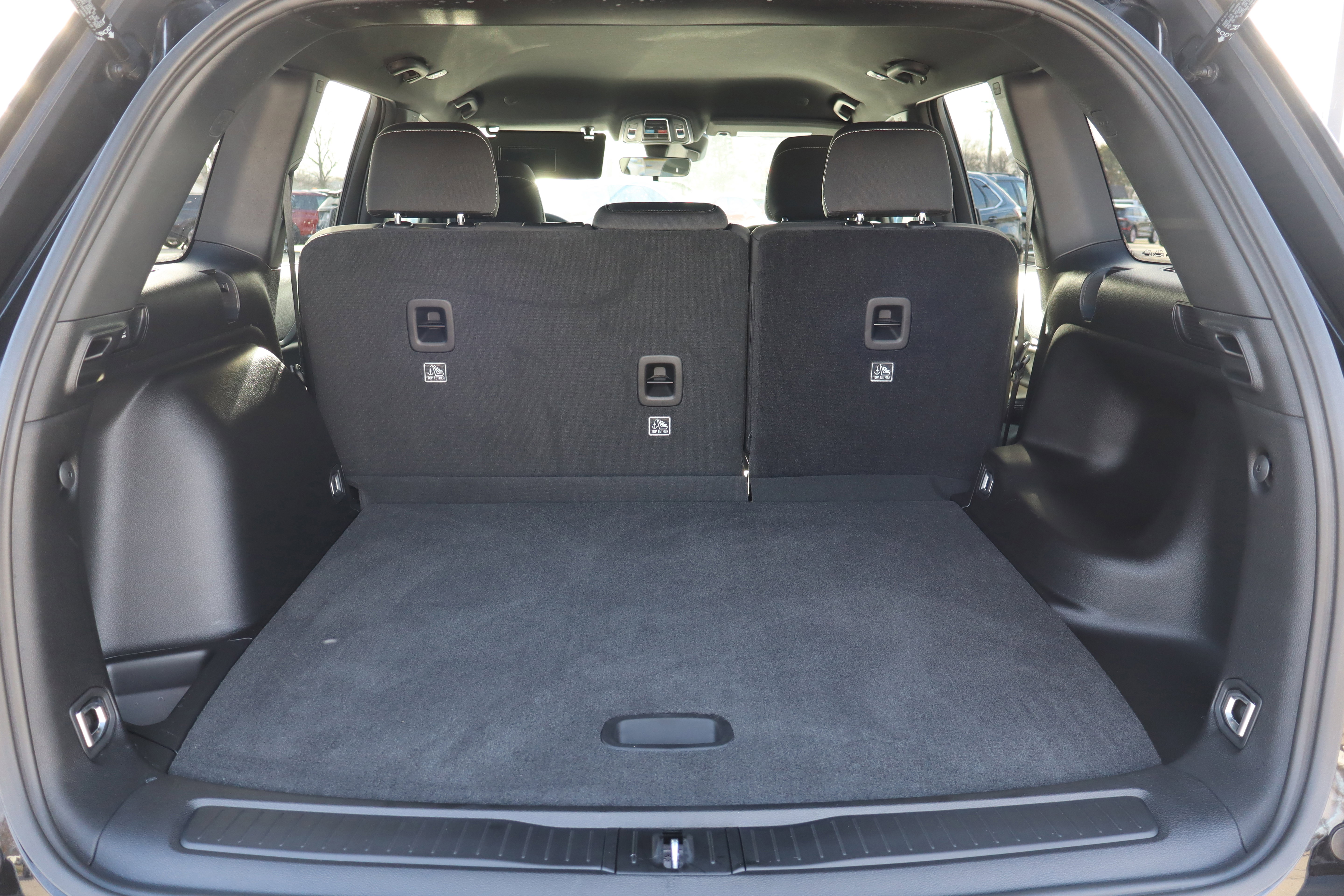Used 2025 Jeep Grand Cherokee Laredo image 24