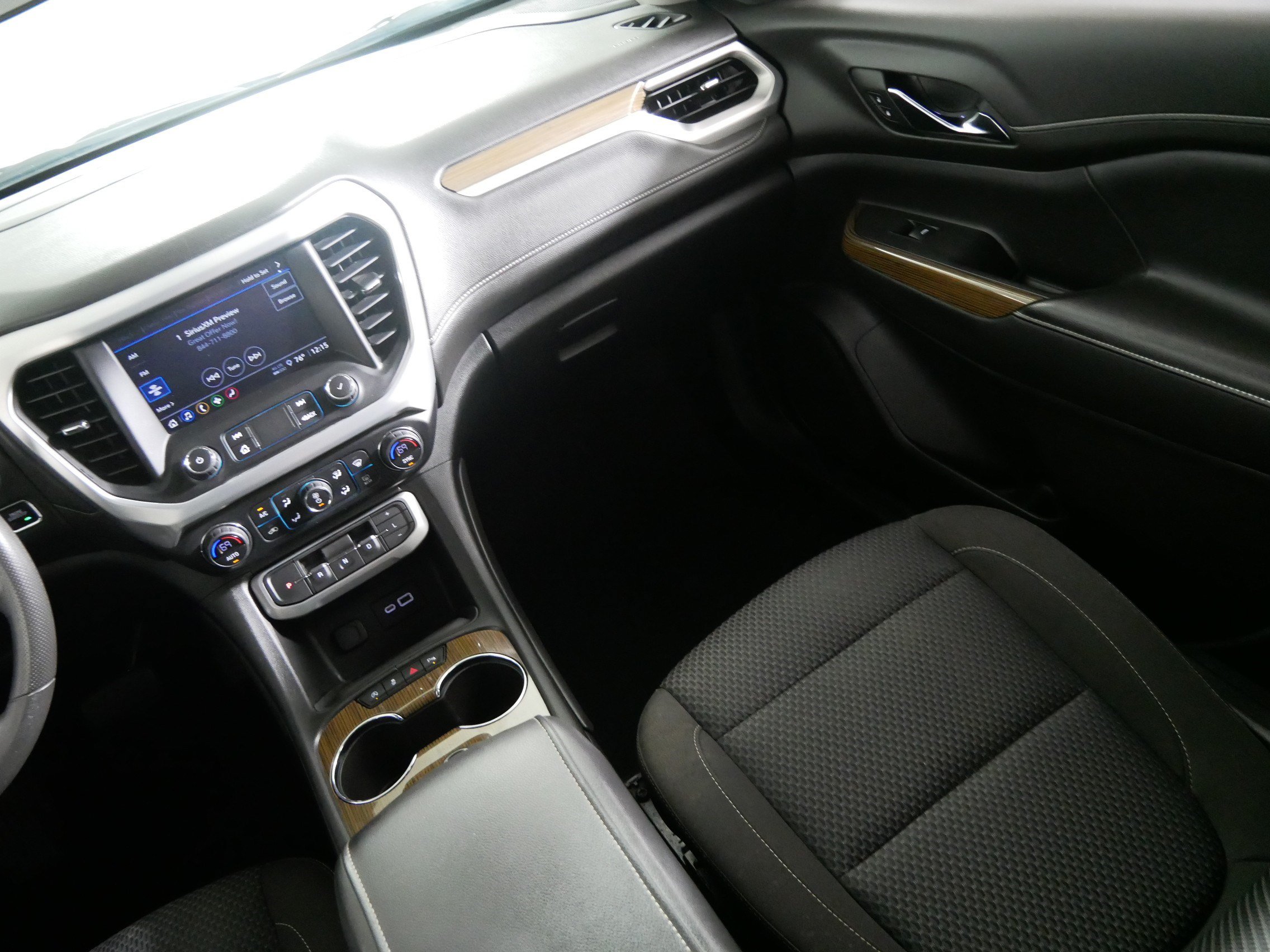 Certified 2021 GMC Acadia SLE w/ Driver Convenience Package AWD/4WD image 11
