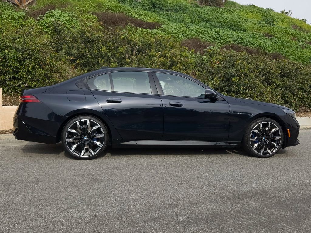 New 2026 BMW 530i xDrive w/ M Sport Package image 4