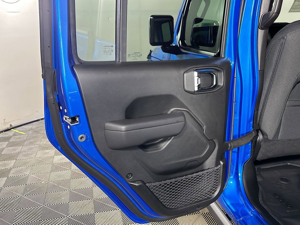 New 2025 Jeep Gladiator Willys image 18