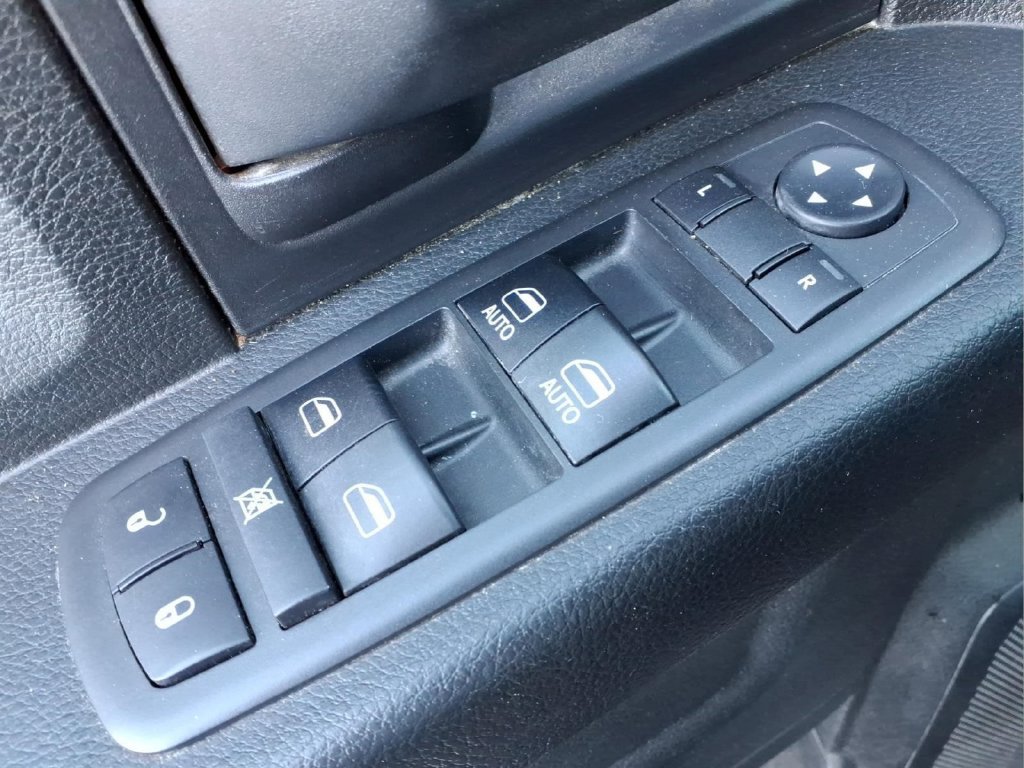 Used 2018 RAM 1500 Express w/ Express Value Package AWD/4WD image 15