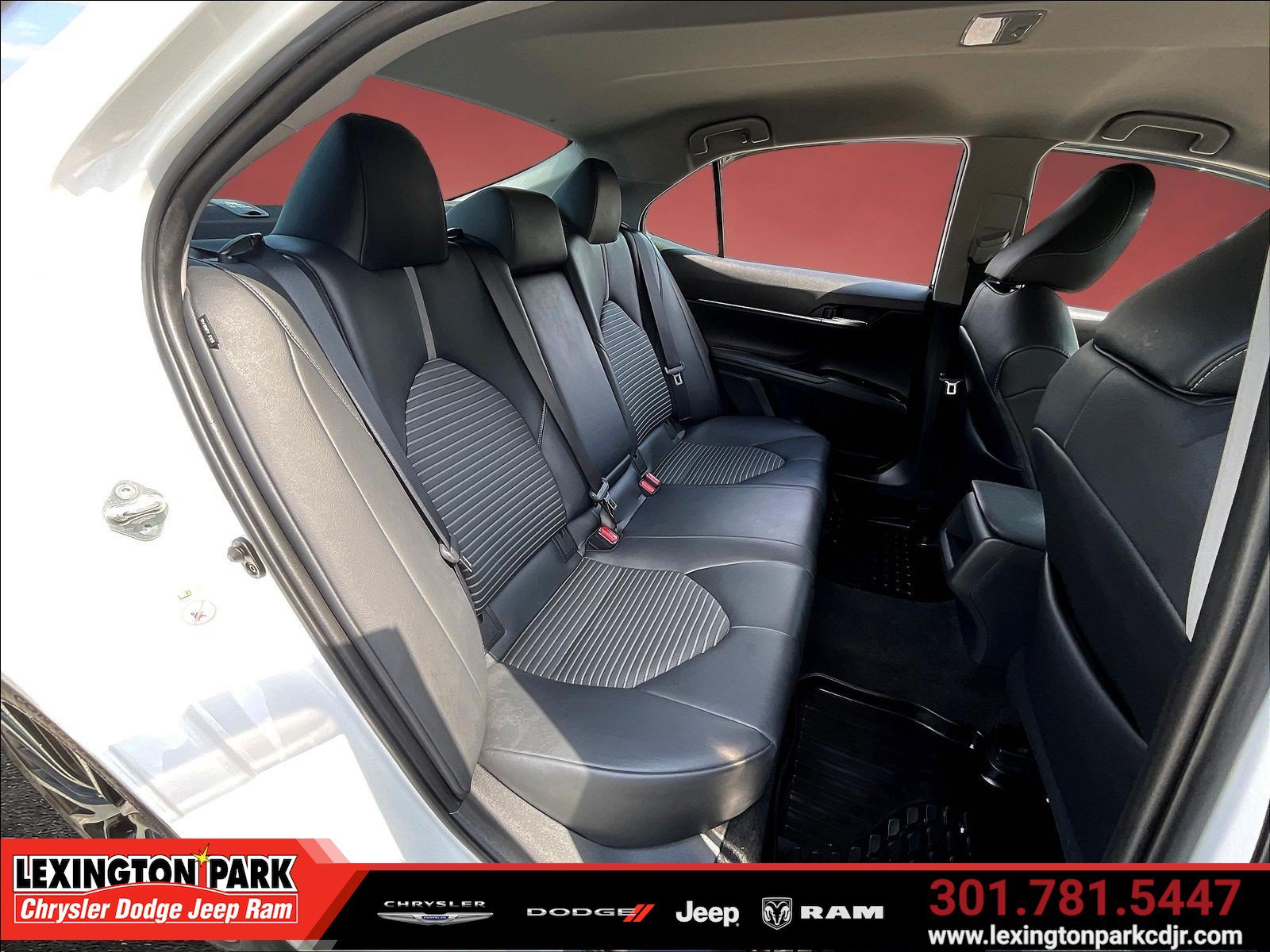 Used 2018 Toyota Camry SE FWD image 24