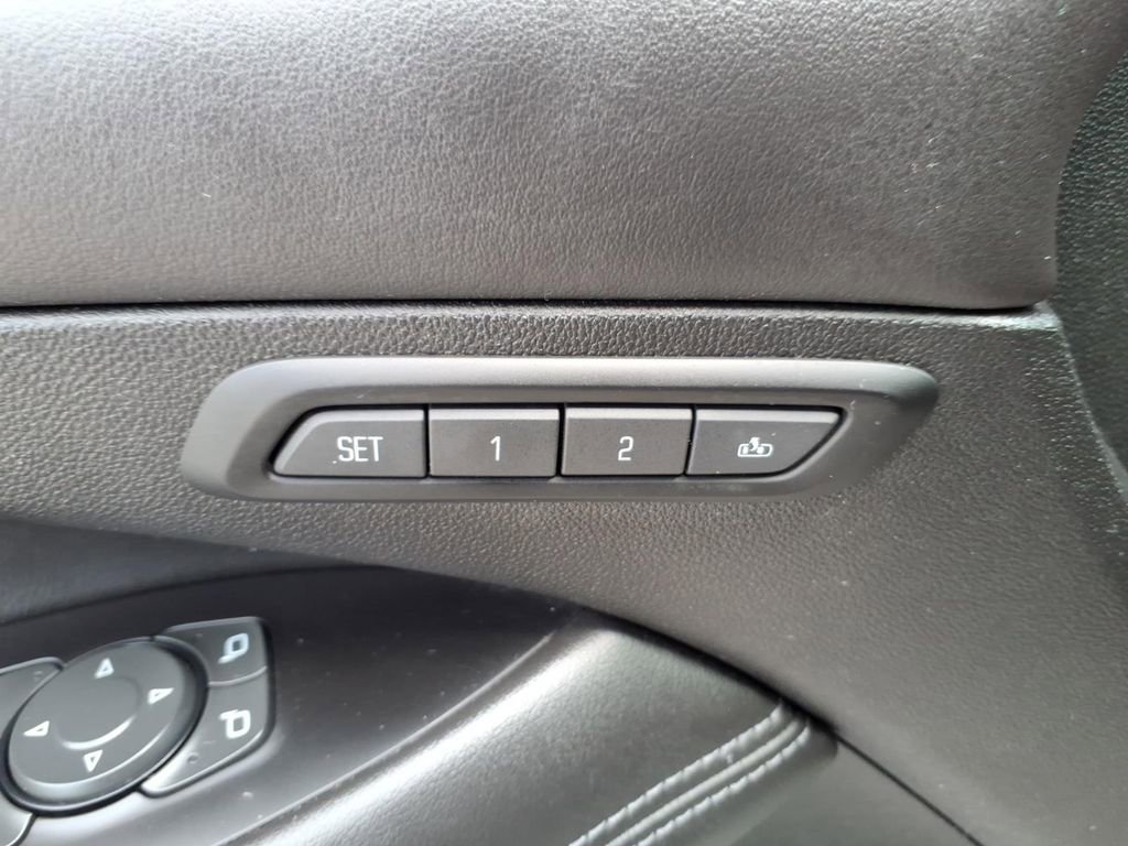 Used 2018 Buick LaCrosse Premium w/ Driver Confidence Package #2 FWD image 26