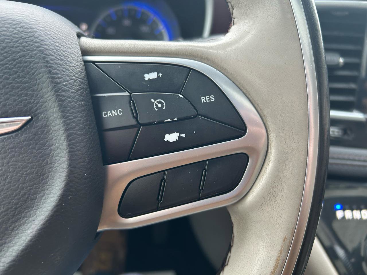 Used 2020 Chrysler Pacifica Limited image 18