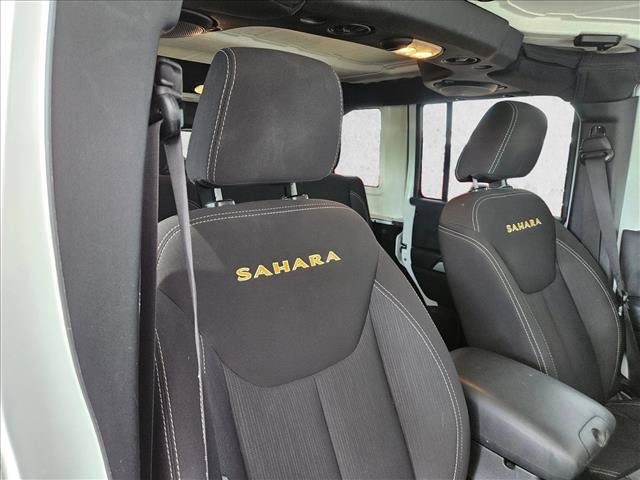 Used 2014 Jeep Wrangler Unlimited Sahara w/ Connectivity Group AWD/4WD image 15