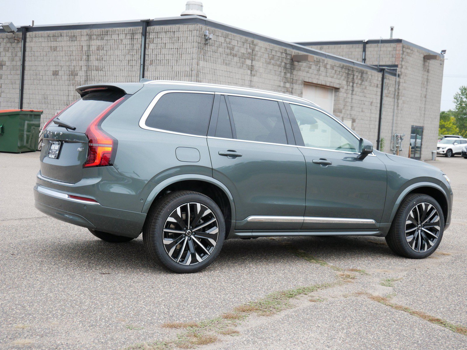 New 2027 Volvo XC90 B6 Plus AWD/4WD image 3