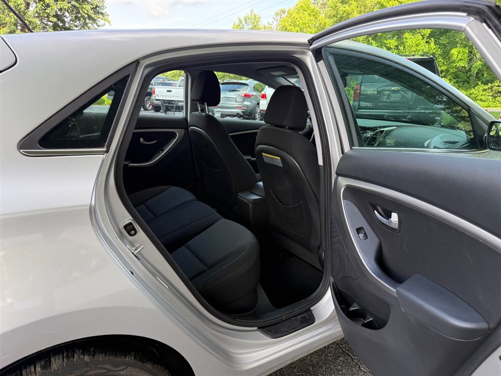 Used 2014 Hyundai Elantra GT FWD image 15