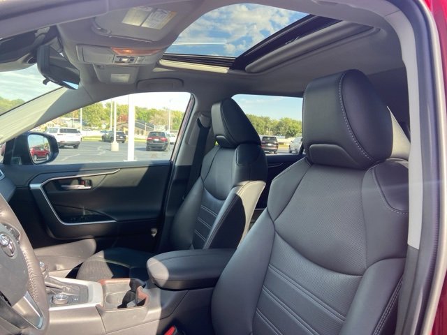 Used 2021 Toyota RAV4 Limited image 20