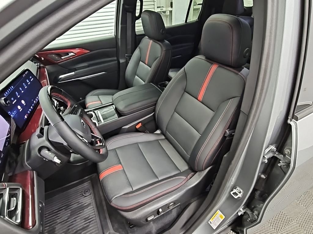 Used 2024 Chevrolet Traverse RS w/ LPO, Floor Liner Package image 29