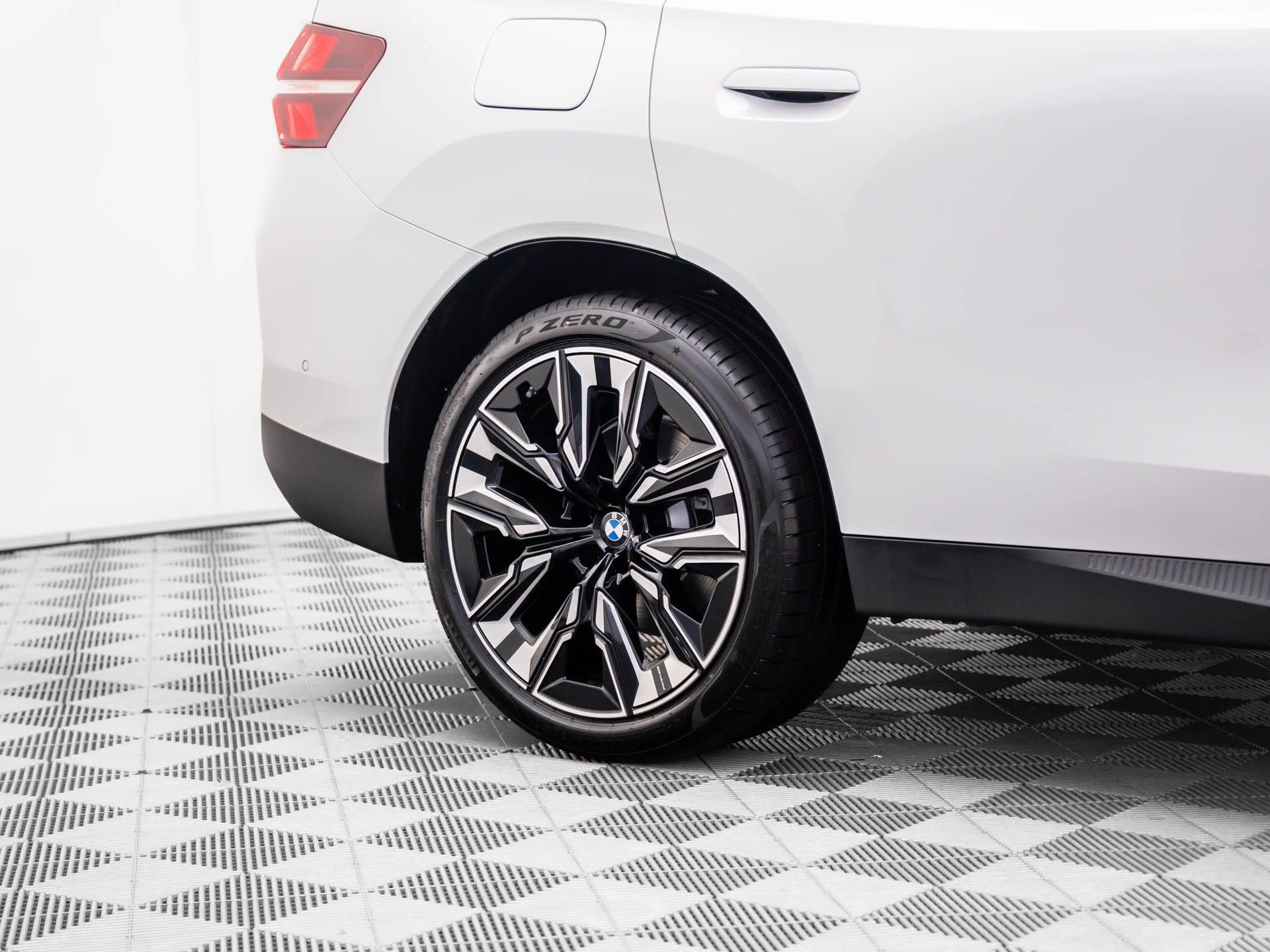 Certified 2025 BMW X3 xDrive30i w/ Premium Package image 32