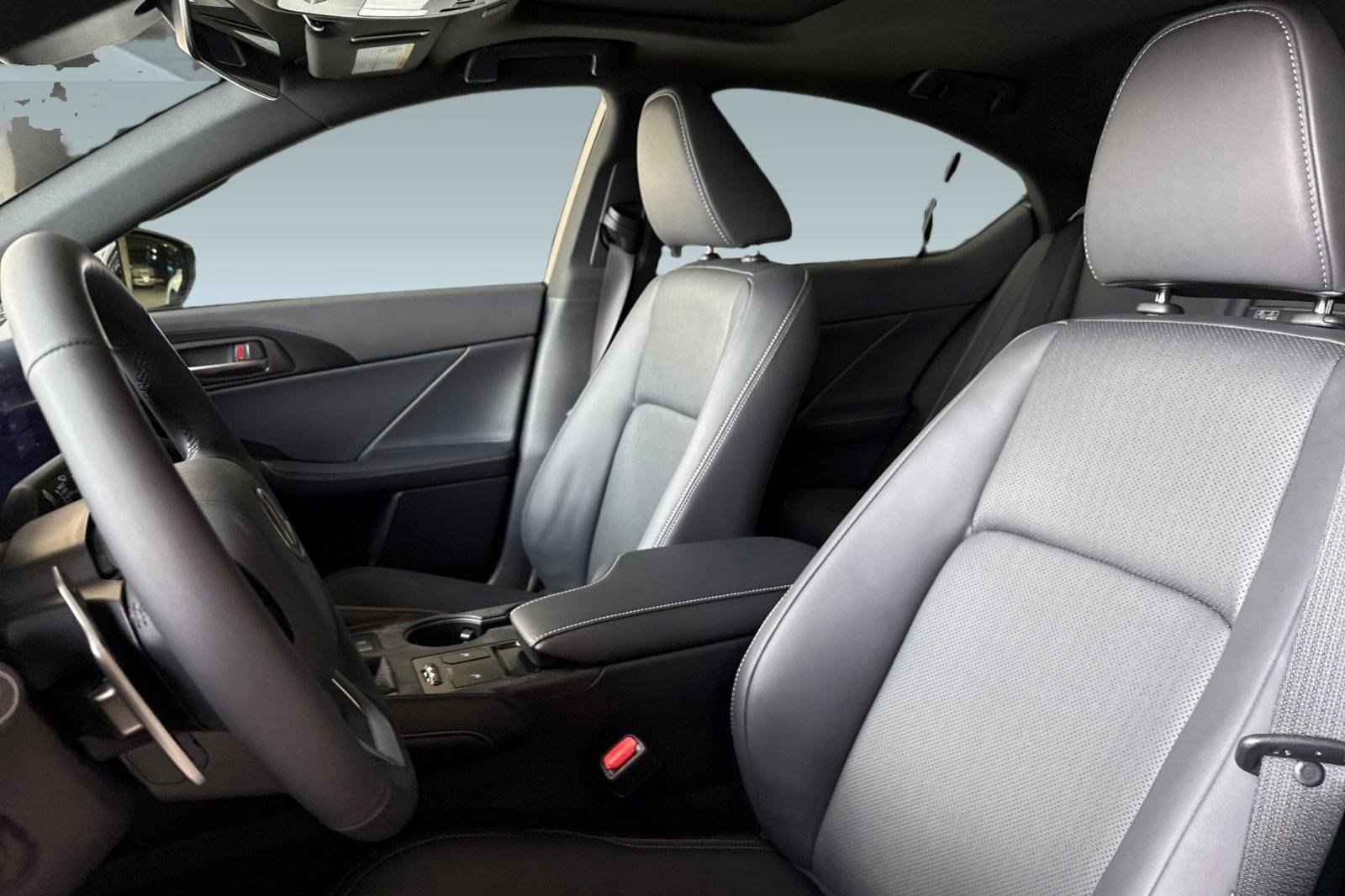 New 2026 Lexus IS 350 F Sport RWD image 5