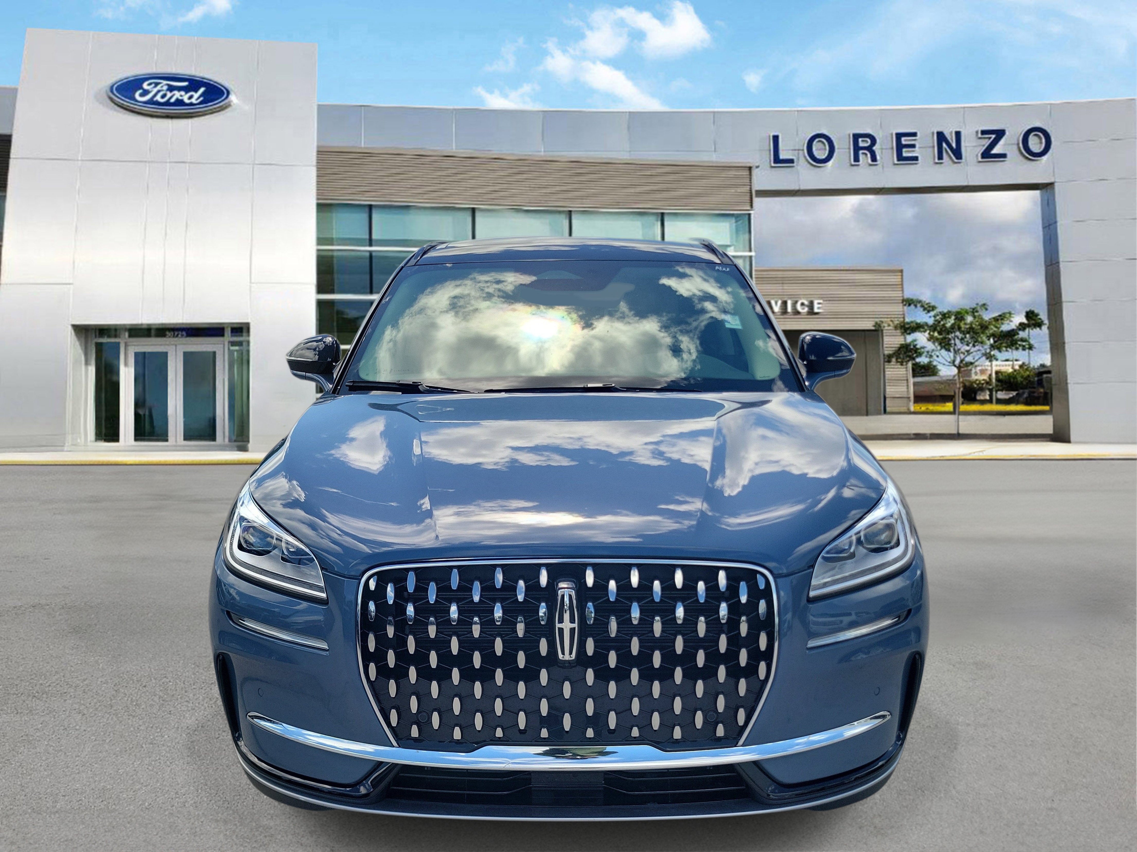 Used 2025 Lincoln Corsair Reserve FWD image 2