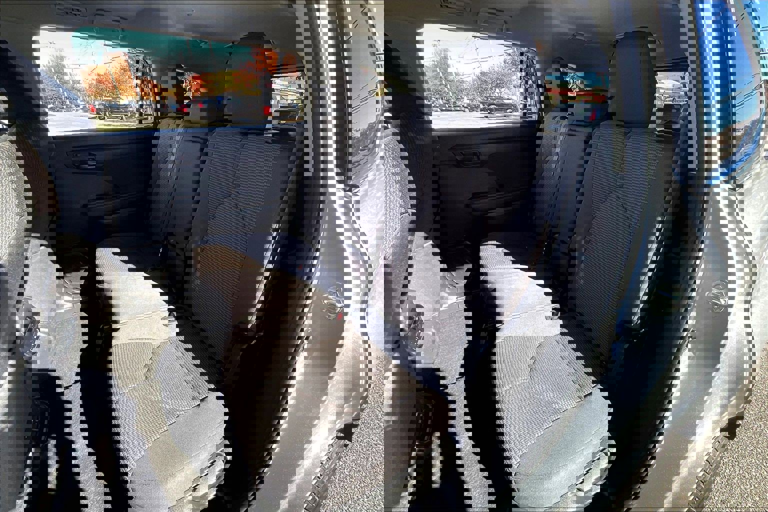 Used 2024 Toyota Highlander LE image 30