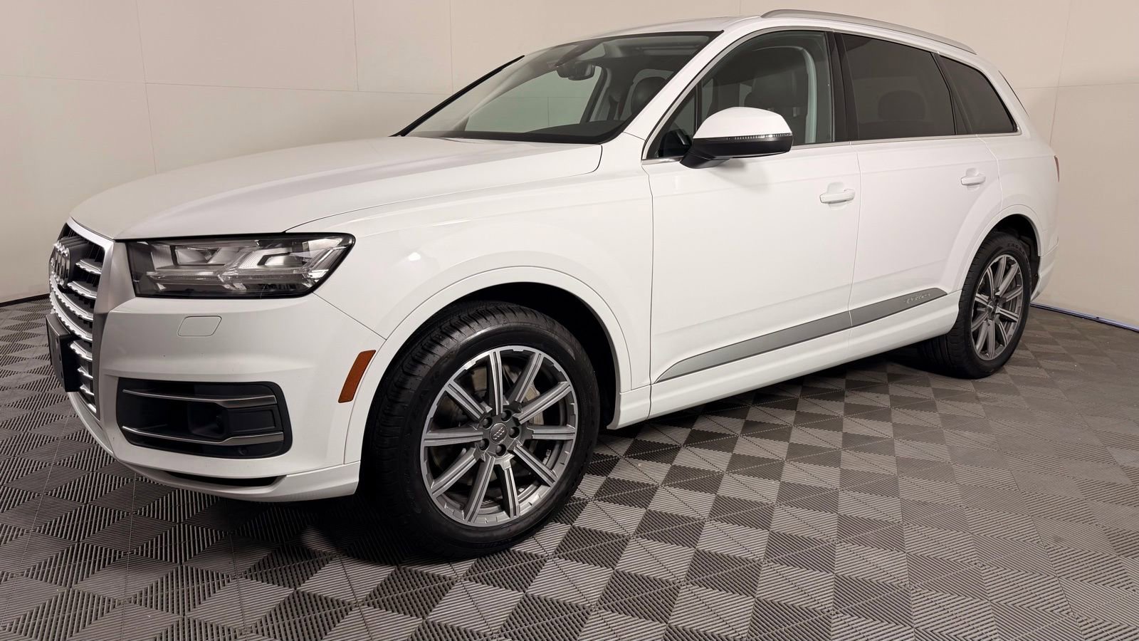 Used 2018 Audi Q7 3.0T Premium Plus AWD/4WD image 4