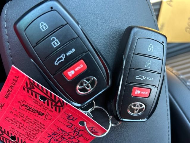 Used 2024 Toyota Corolla Cross AWD Hybrid w/ Convenience Package image 26