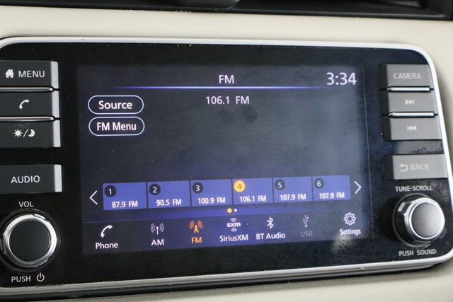 Used 2021 Nissan Versa SV image 25