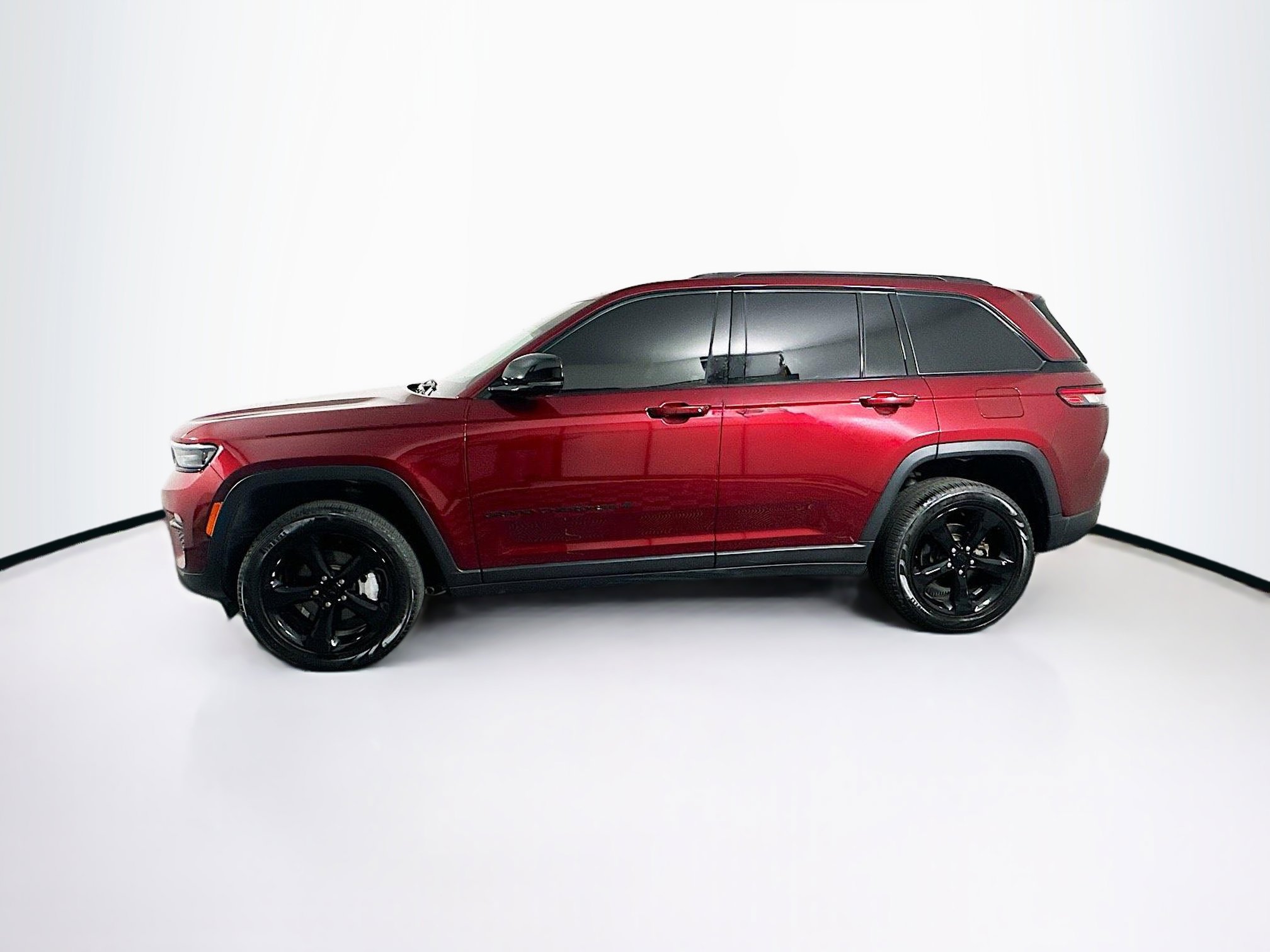 Used 2023 Jeep Grand Cherokee Limited w/ Black Appearance Package image 4