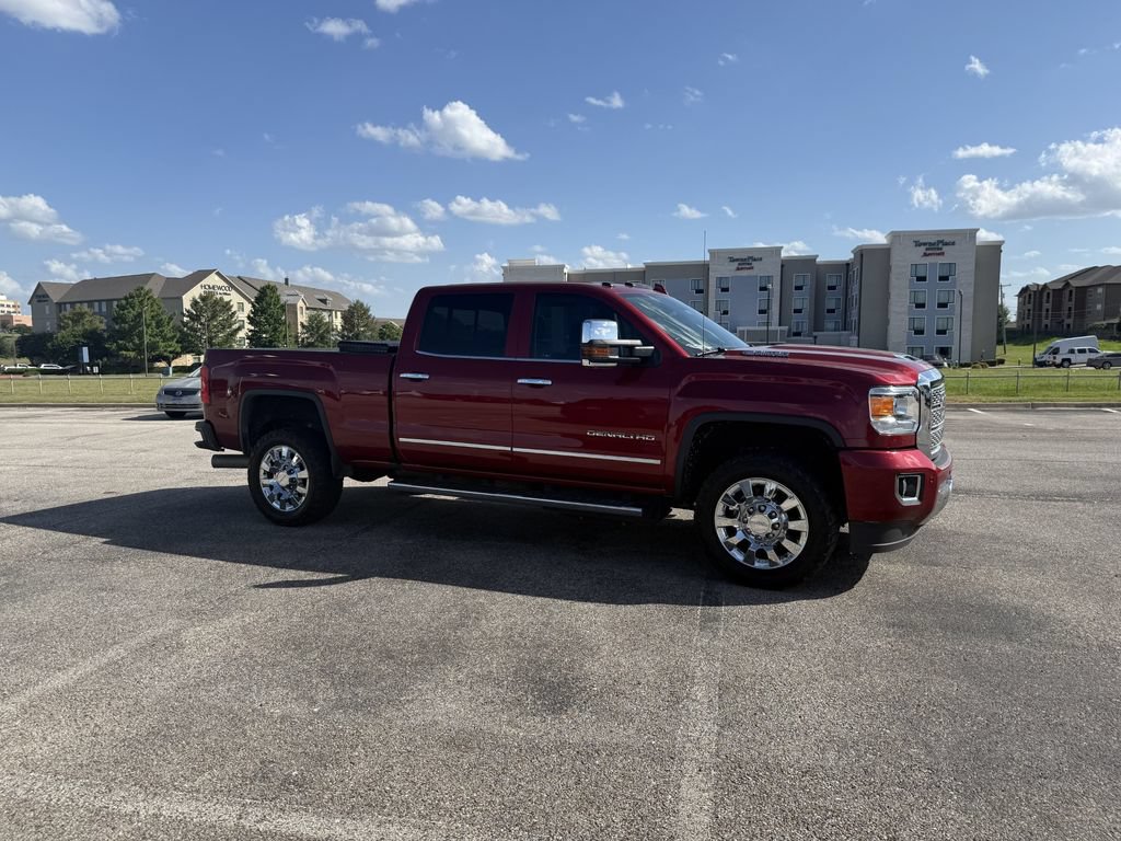 Used 2018 GMC Sierra 2500 Denali w/ Duramax Plus Package AWD/4WD image 3