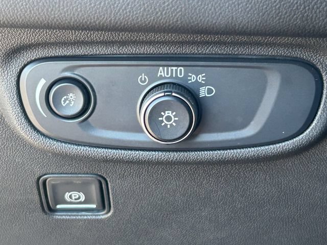 Used 2024 GMC Terrain SLE AWD/4WD image 25