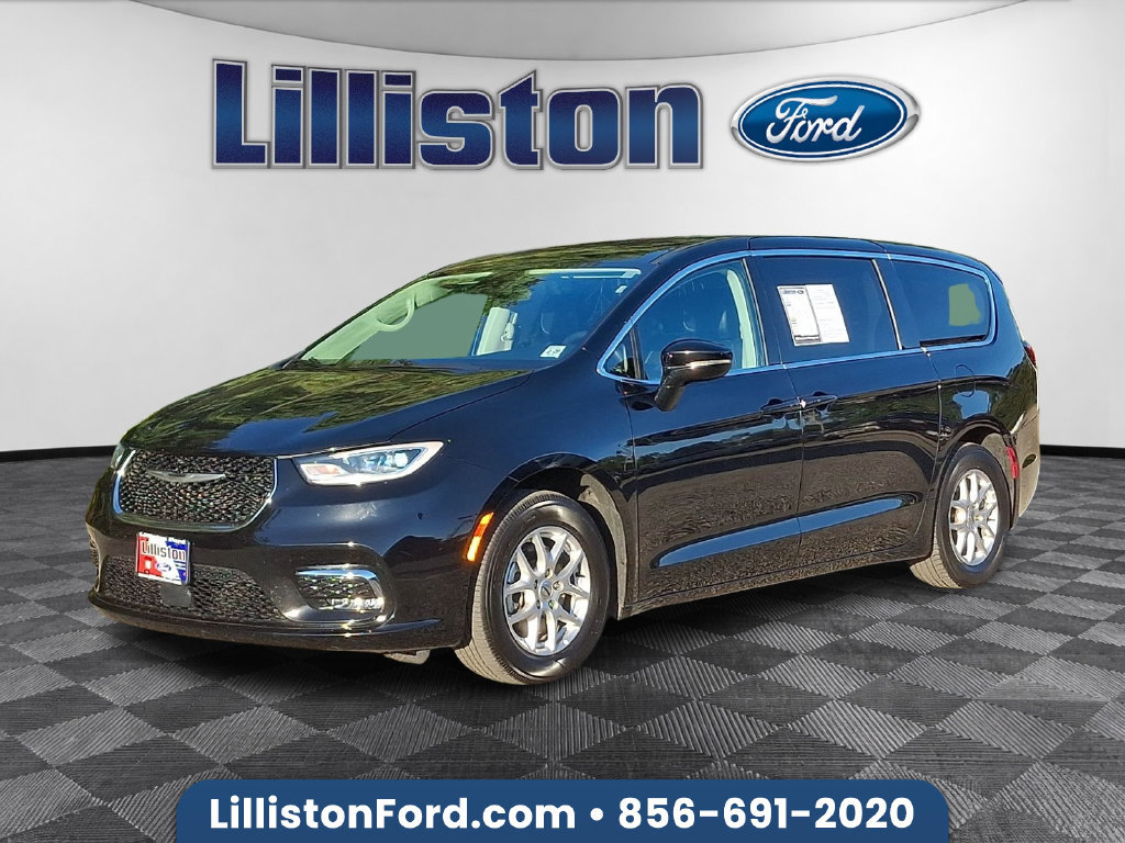 Used 2024 Chrysler Pacifica Touring-L