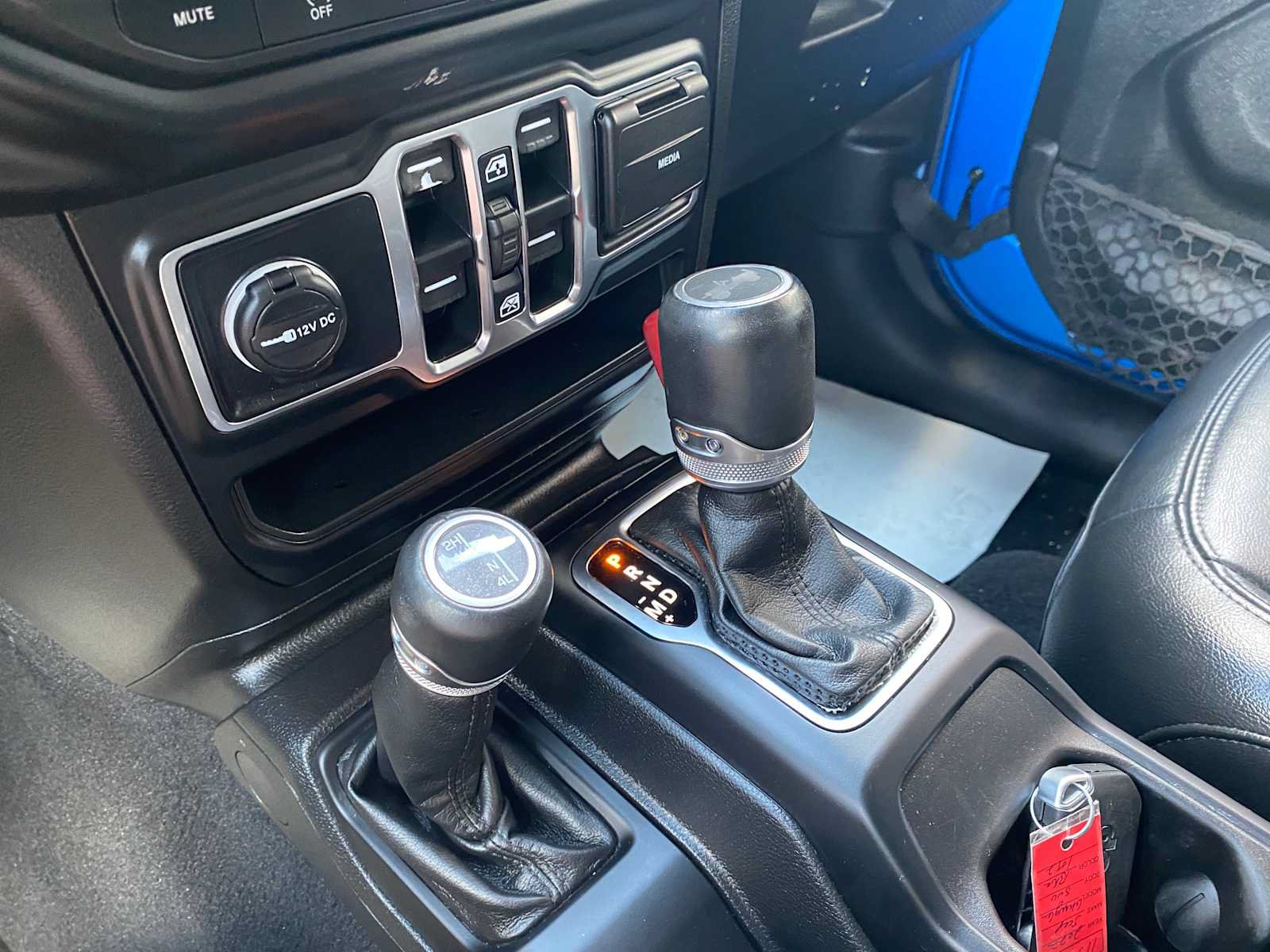 Used 2022 Jeep Wrangler Unlimited Sahara AWD/4WD image 25